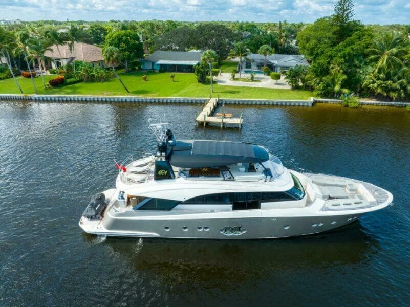 2015 Monte Carlo Yachts MCY86
