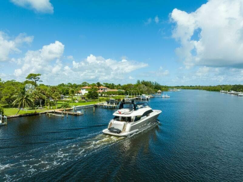 2015 Monte Carlo Yachts MCY86
