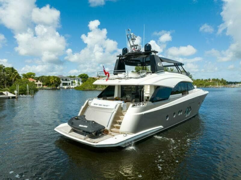 2015 Monte Carlo Yachts MCY86
