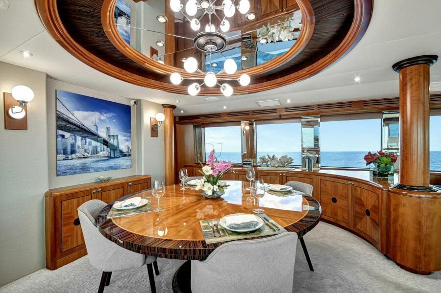 Main Deck Dining Area 02