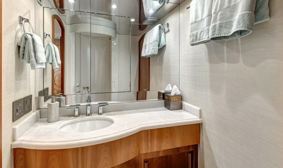 Lower Deck Port Guest Ensuite