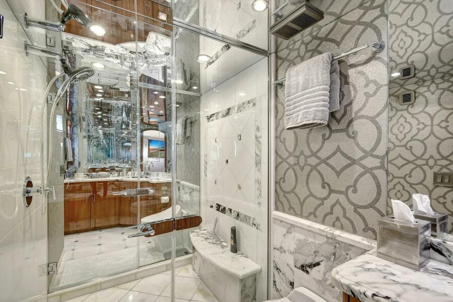 Lower Deck Midship Master Ensuite 