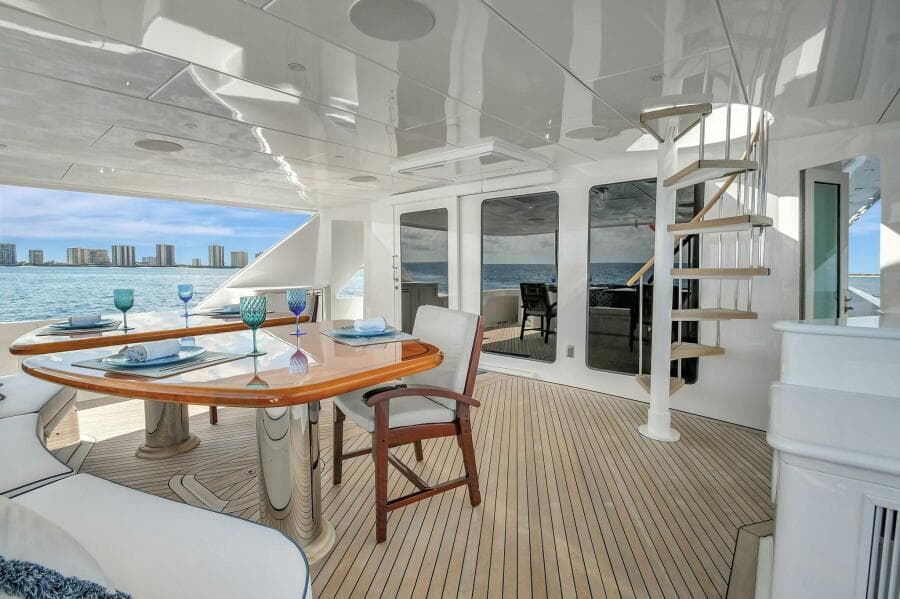Main Deck 01