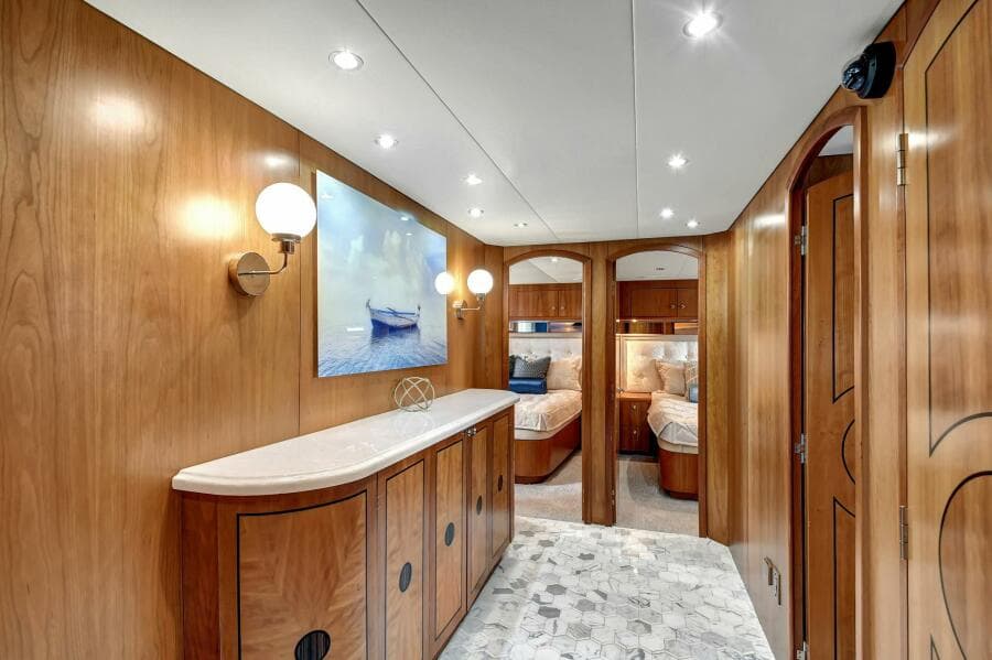 Lower Deck Foyer 02