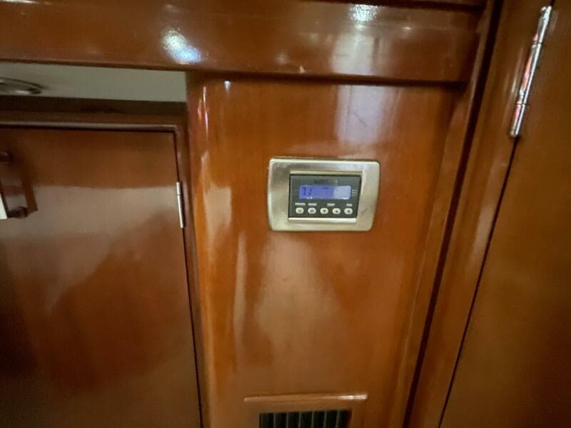 2006 Carver 56 VOYAGER