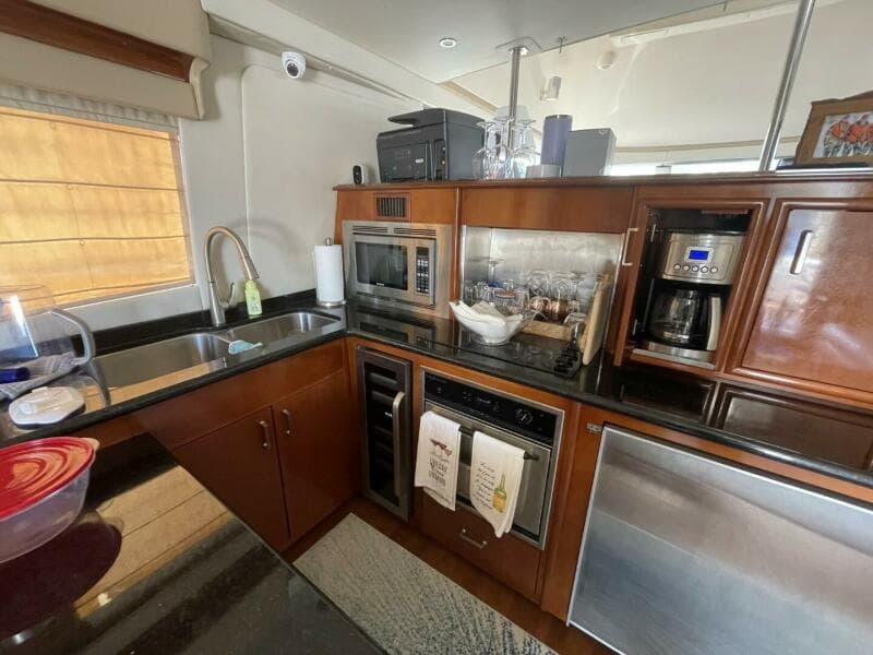 2006 Carver 56 VOYAGER