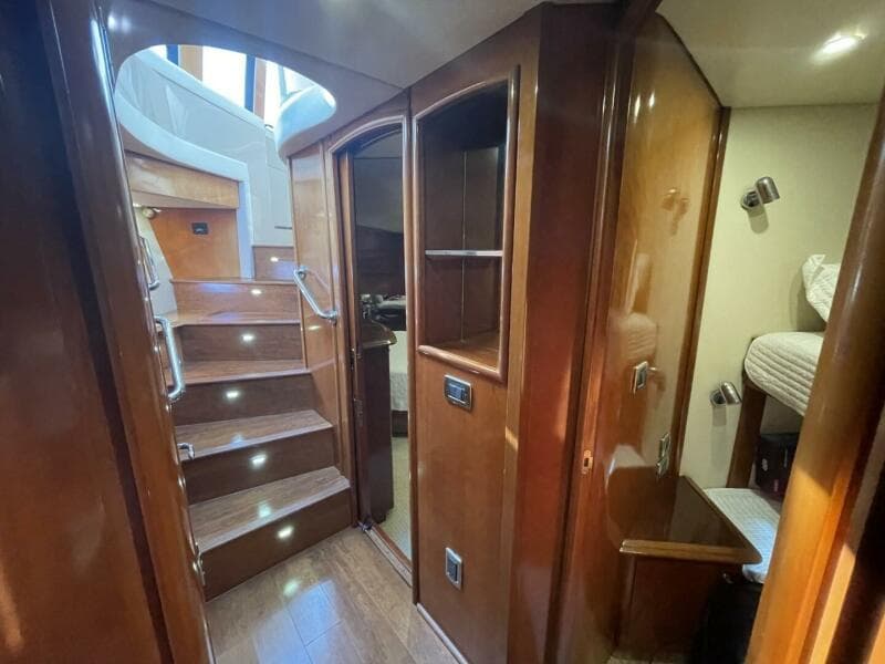 2006 Carver 56 VOYAGER