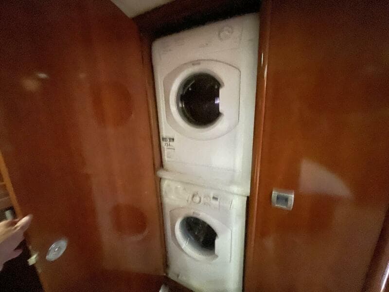 2006 Carver 56 VOYAGER