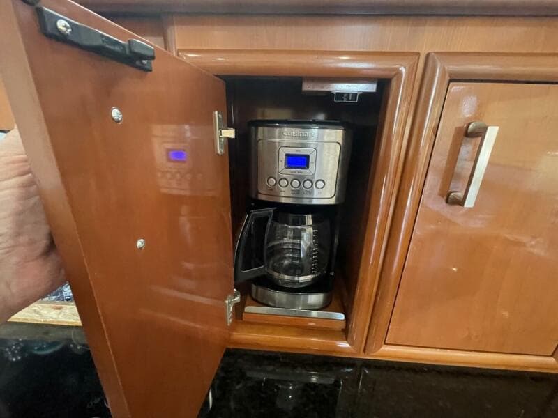 2006 Carver 56 VOYAGER