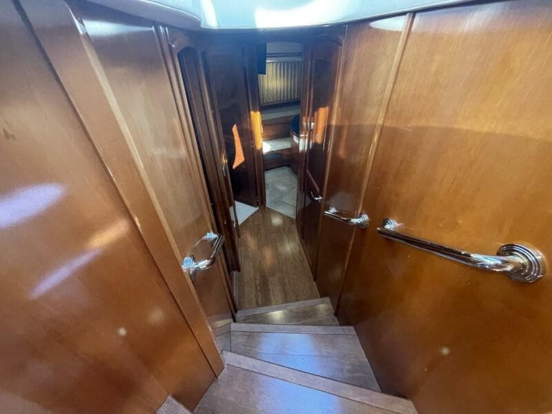 2006 Carver 56 VOYAGER