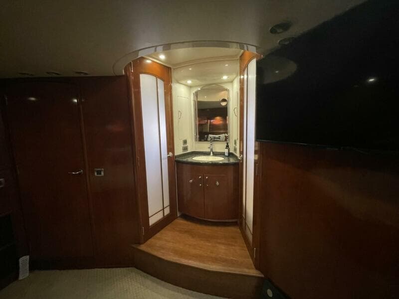 2006 Carver 56 VOYAGER
