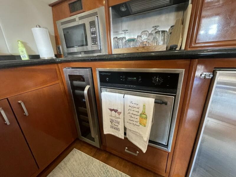 2006 Carver 56 VOYAGER