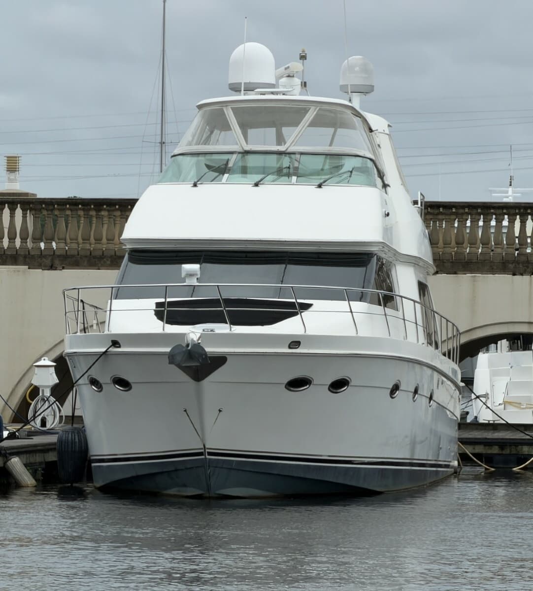 2006 Carver 56 VOYAGER