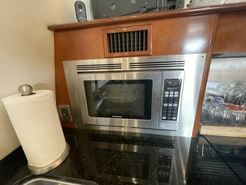 2006 Carver 56 VOYAGER
