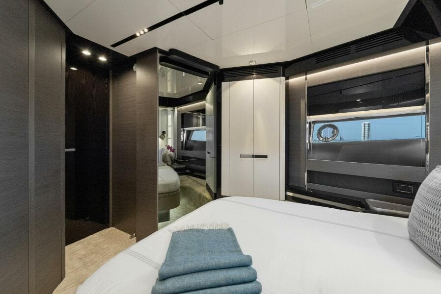 2022 Azimut S8