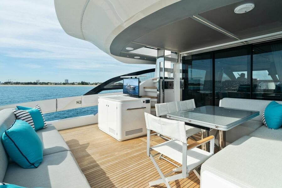 2022 Azimut S8