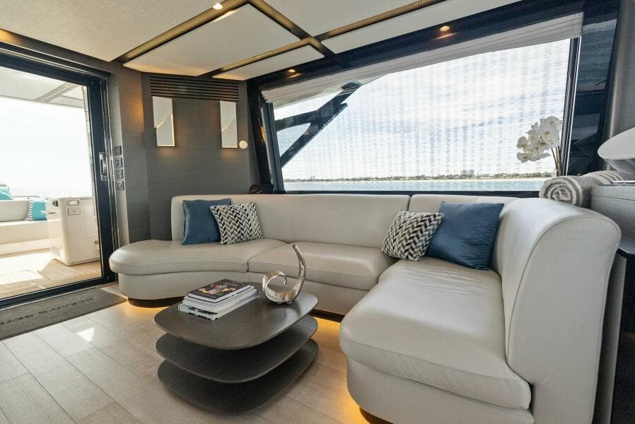 2022 Azimut S8