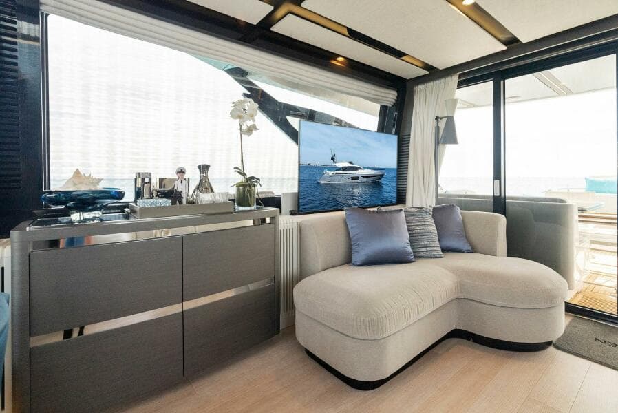 2022 Azimut S8
