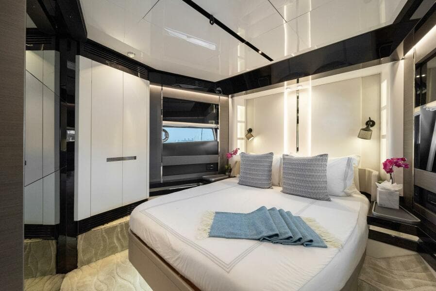 2022 Azimut S8