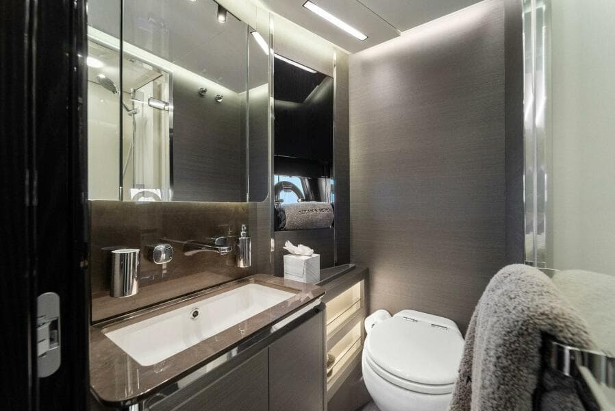 2022 Azimut S8