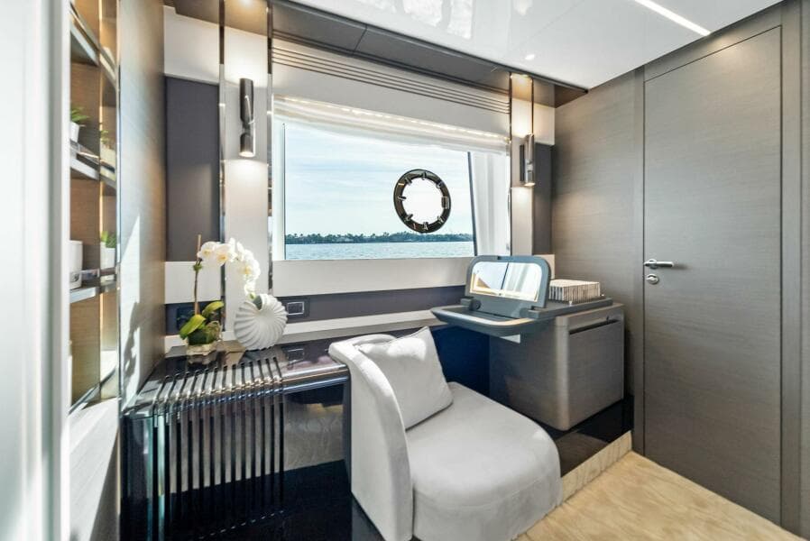 2022 Azimut S8