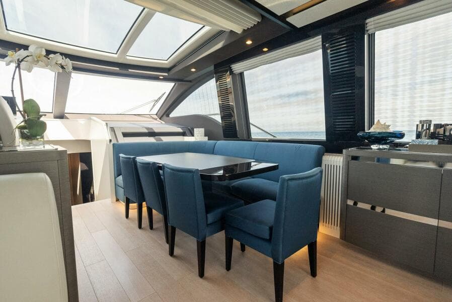 2022 Azimut S8