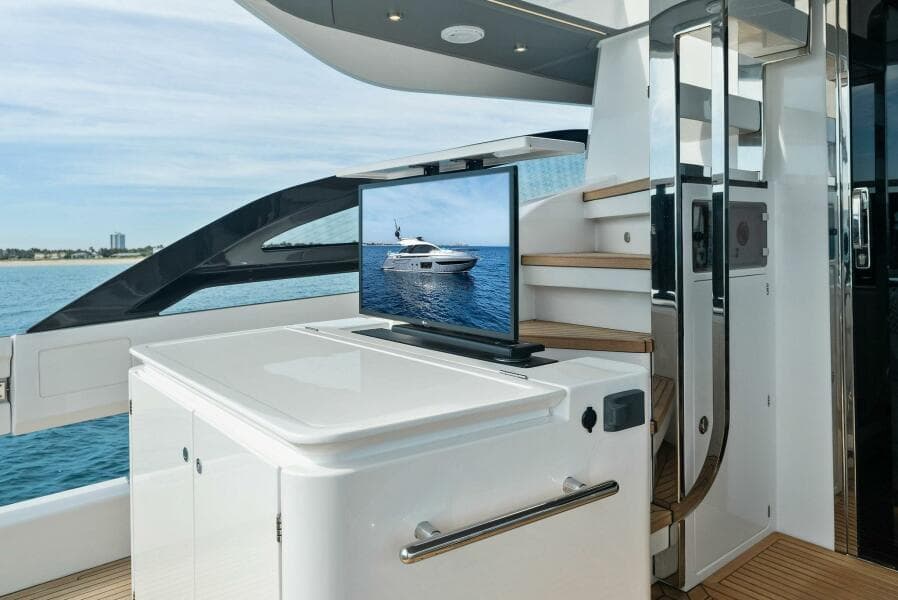 2022 Azimut S8
