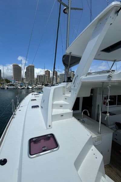 2010-lagoon-440-sail-9322643-20240529095146995-1_XLARGE.jpg