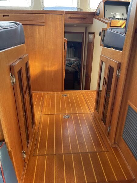 2005 Nordic Tugs 37