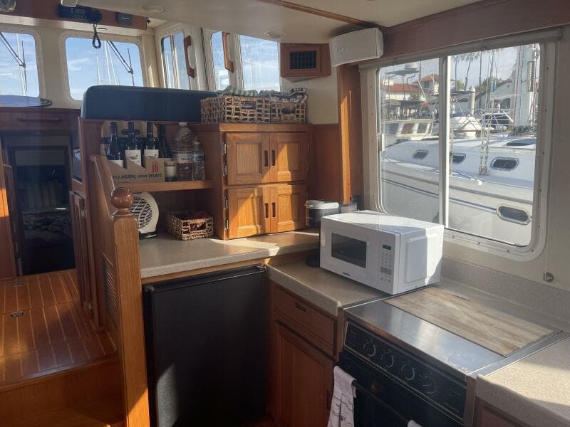 2005 Nordic Tugs 37