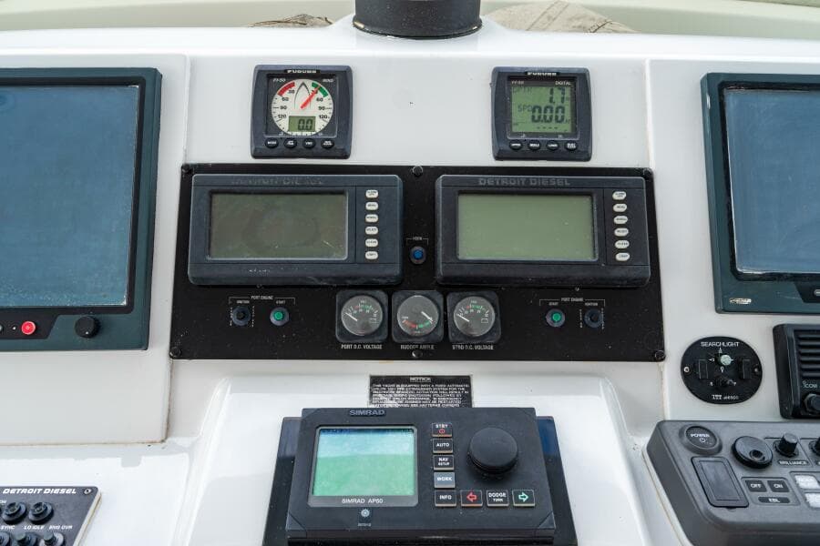 2001 Hatteras 100 Motor Yacht