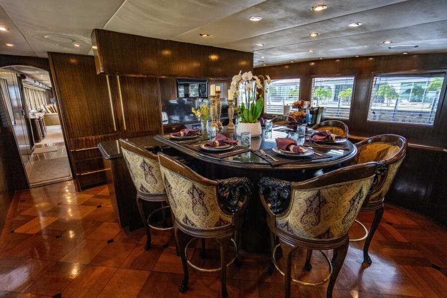 2001 Hatteras 100 Motor Yacht