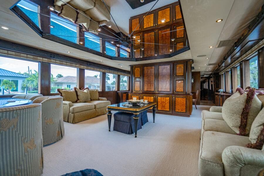 2001 Hatteras 100 Motor Yacht