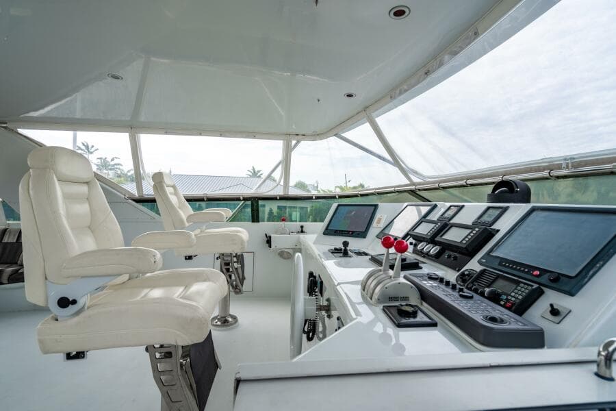2001 Hatteras 100 Motor Yacht