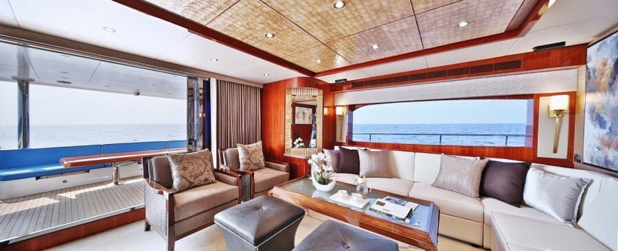 Salon looking to port