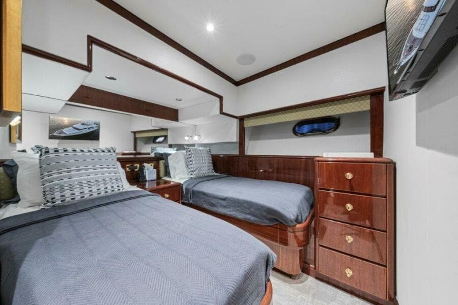 2006 Cheoy Lee Motoryacht
