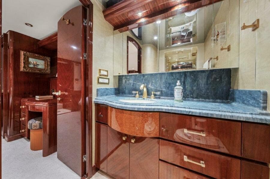 2006 Cheoy Lee Motoryacht