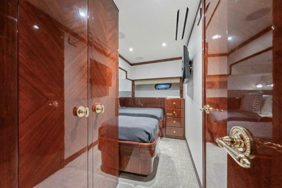 2006 Cheoy Lee Motoryacht
