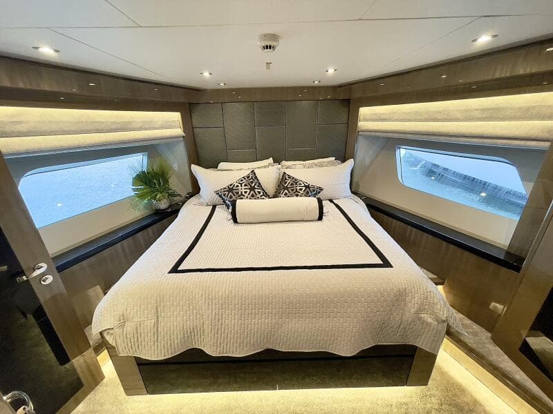 2021 Hargrave Skylounge Flush Deck
