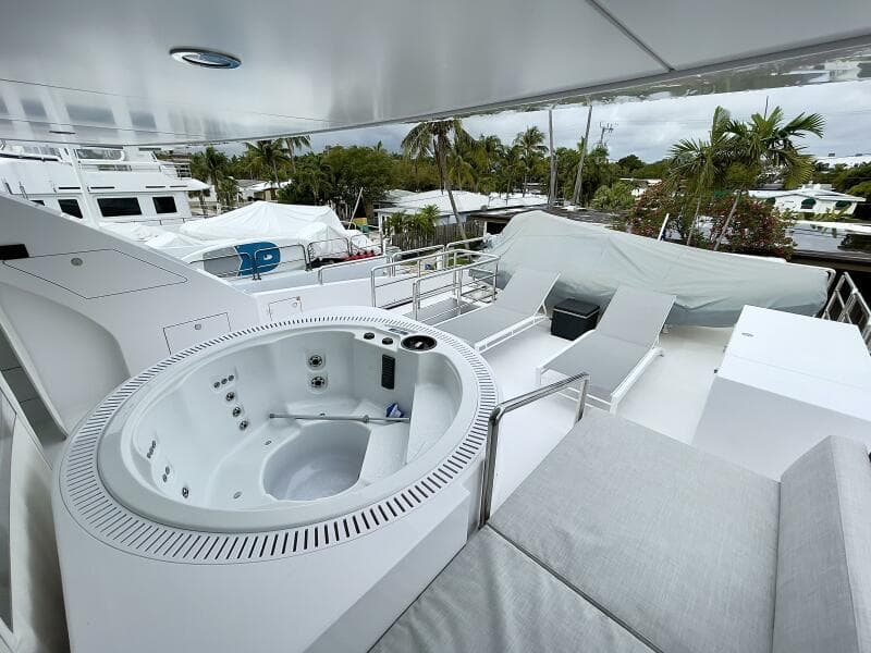 2021 Hargrave Skylounge Flush Deck