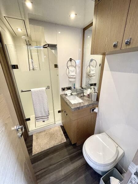 2021 Hargrave Skylounge Flush Deck