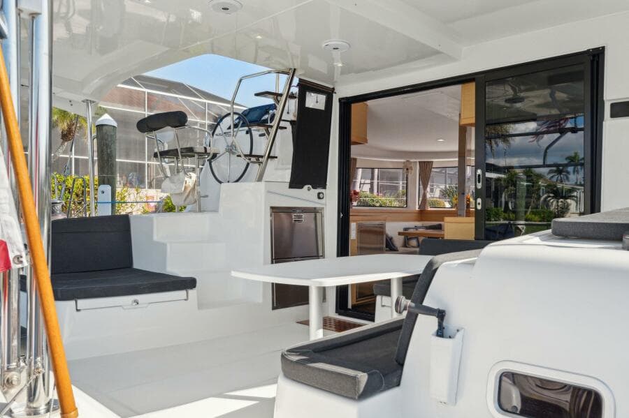 2019-lagoon-42-sail-9680095-20250213052951513-1_XLARGE.jpg
