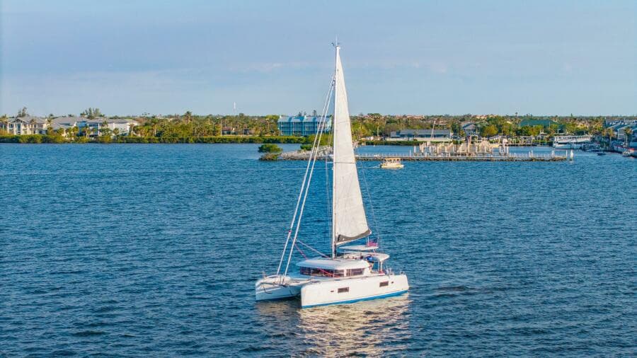 2019-lagoon-42-sail-9680095-20250213052816193-1_XLARGE.jpg