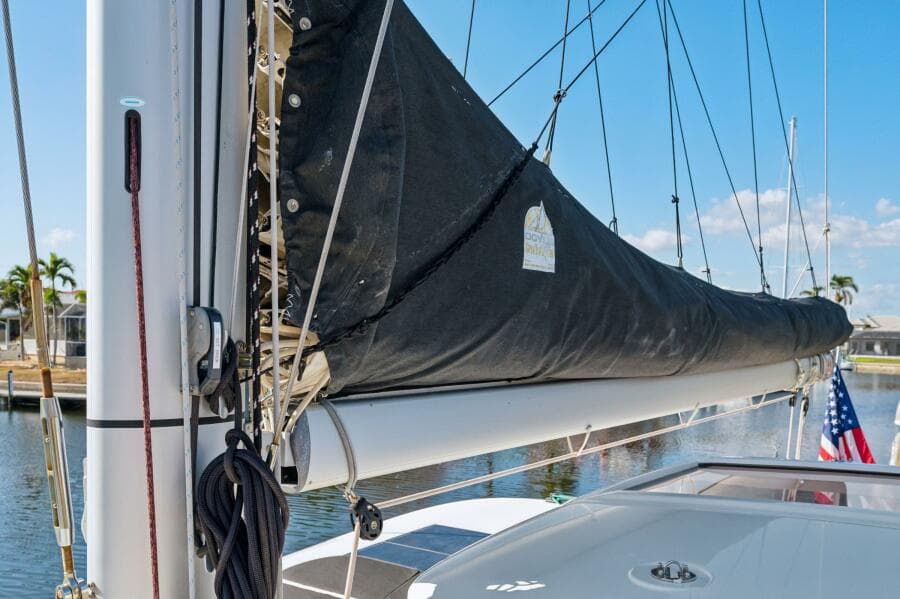 2019-lagoon-42-sail-9680095-20250213052923484-1_XLARGE.jpg