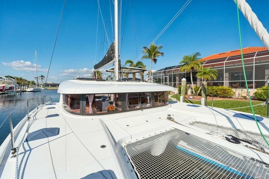 2019-lagoon-42-sail-9680095-20250213052905577-1_XLARGE.jpg
