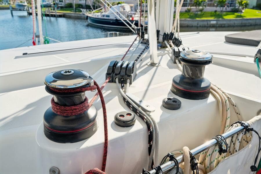 2019-lagoon-42-sail-9680095-20250213052849424-1_XLARGE.jpg