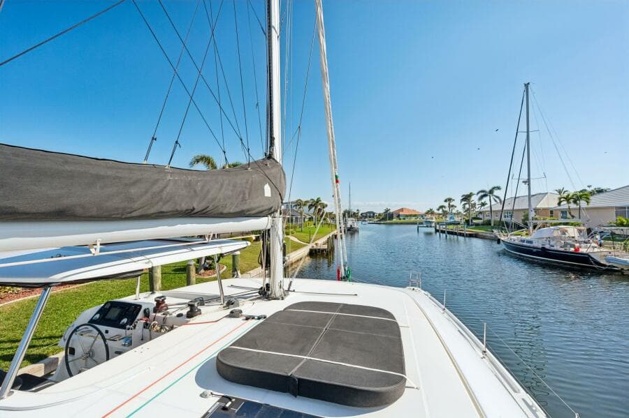 2019-lagoon-42-sail-9680095-20250213052917495-1_XLARGE.jpg
