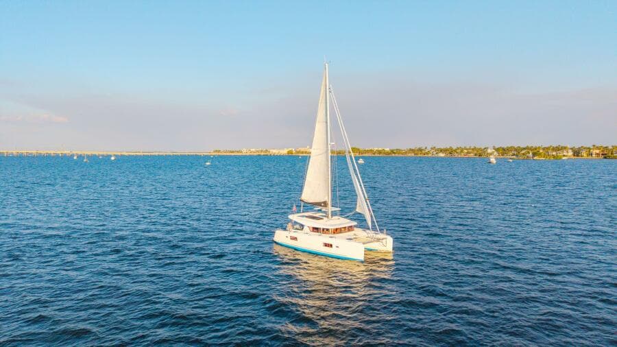 2019-lagoon-42-sail-9680095-20250213052818285-1_XLARGE.jpg