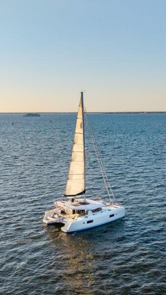 2019-lagoon-42-sail-9680095-20250213053217674-1_XLARGE.jpg