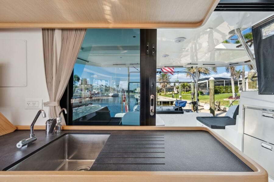 2019-lagoon-42-sail-9680095-20250213053007570-1_XLARGE.jpg